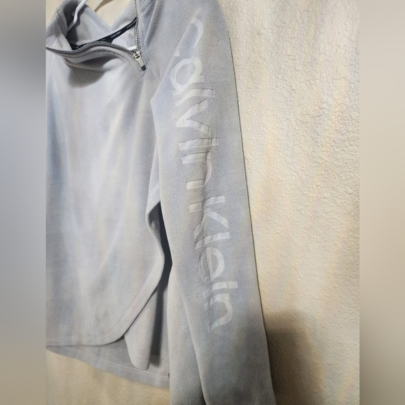Calvin Klein gray pullover fleece sweater size medium - Picture 2 of 6
